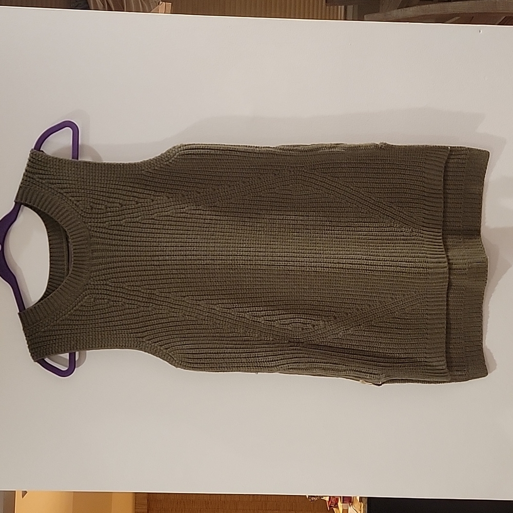 Windsor Green Side Zipper Chunky knit Sleeveless Sweater Size M